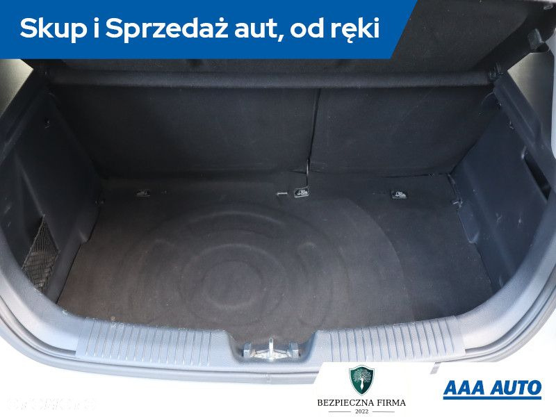 Kia Rio - 14