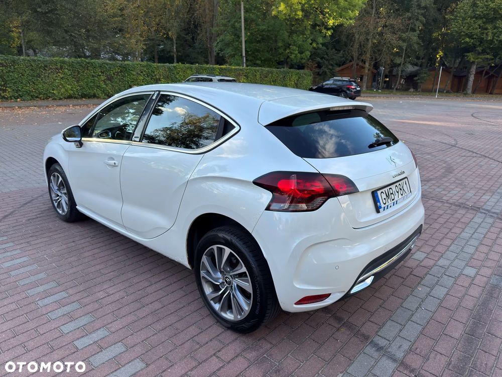 Citroën DS4 1.6 e-HDi SoChic MCP - 4