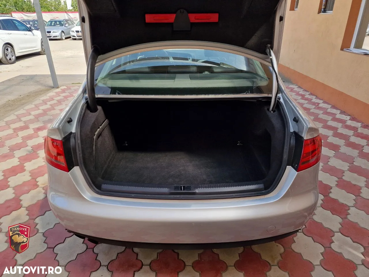 Audi A4 2.0 TDI B8 Quattro - 11