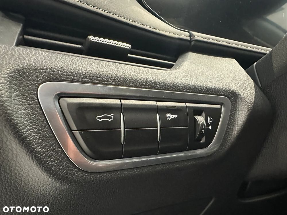 Bestune B70 2.0T Elegance - 17