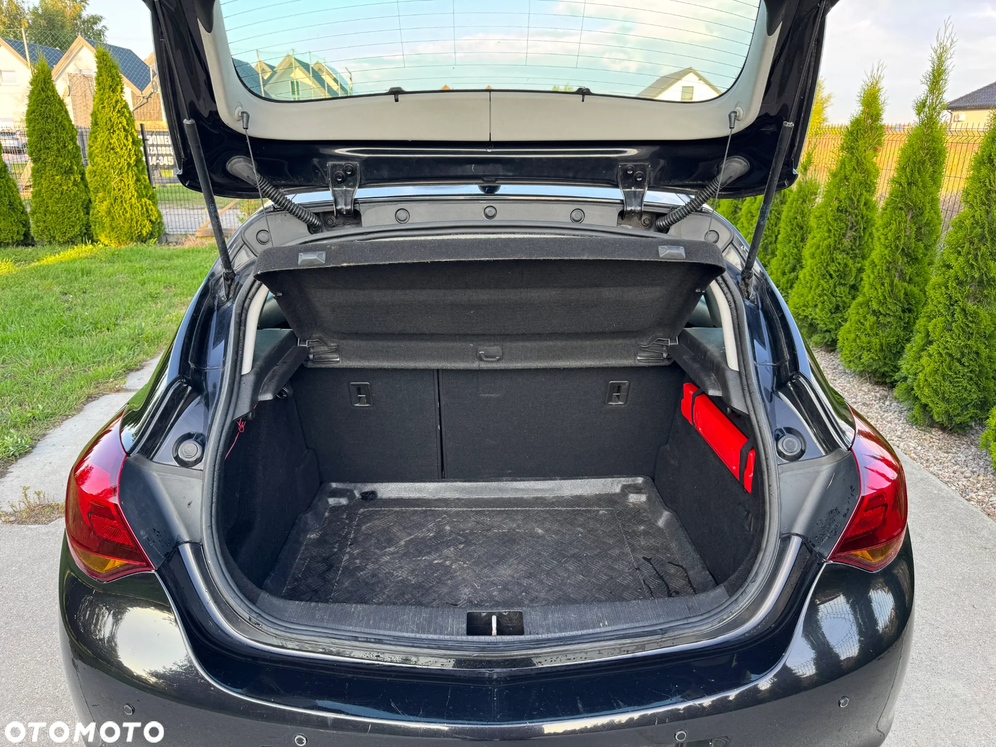 Opel Astra IV 1.4 T Cosmo - 13
