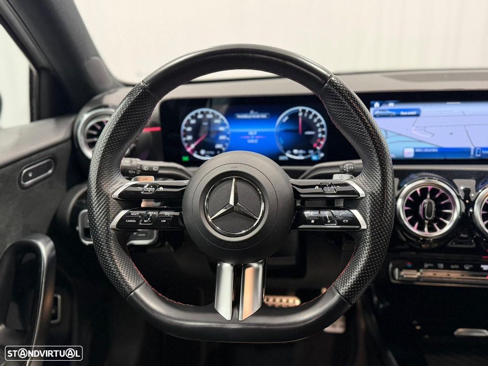 Mercedes-Benz A 250 e AMG Line - 8