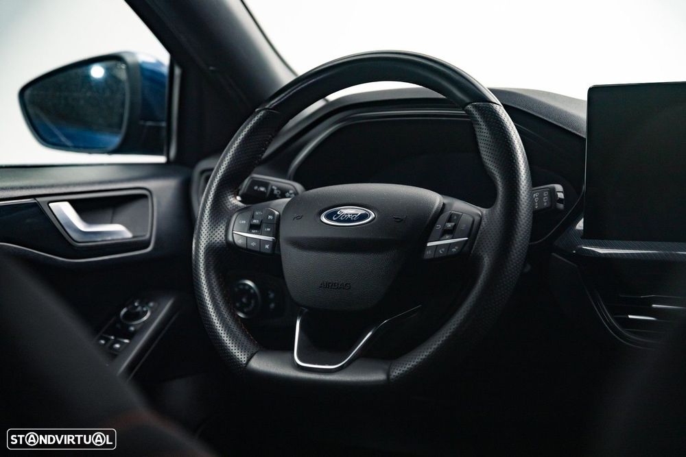 Ford Focus 1.0 EcoBoost MHEV ST-Line - 27