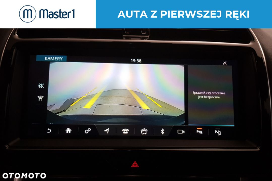 Jaguar XE 2.0 D180 AWD R-Dynamic SE - 17