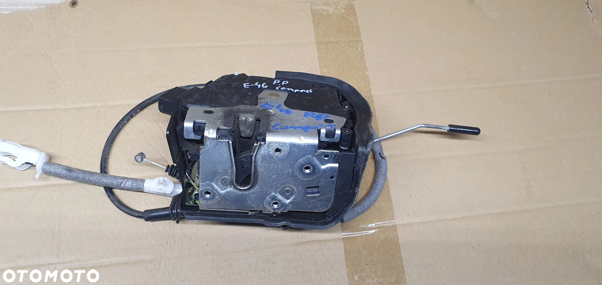 Zamek prawy przód przedni prawy BMW E46 7PIN Europa 8253433 - 4