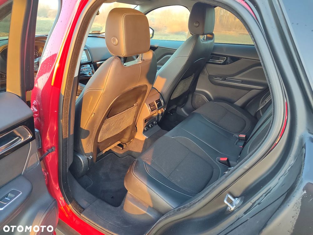 Jaguar F-Pace 2.0 i4D AWD R-Sport - 12