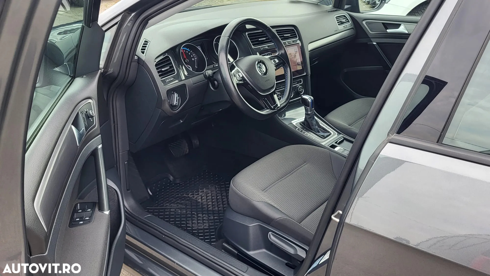 Volkswagen e-Golf - 6