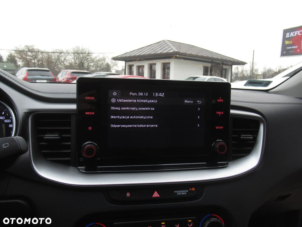 Kia Ceed 1.5 T-GDI M - 27