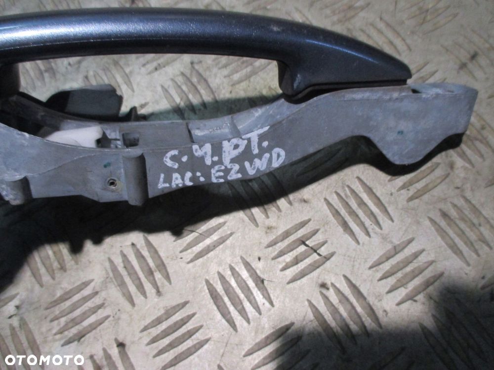 KLAMKA ZEWNĘTRZNA PRAWY TYŁ CITROEN C4 EZWD