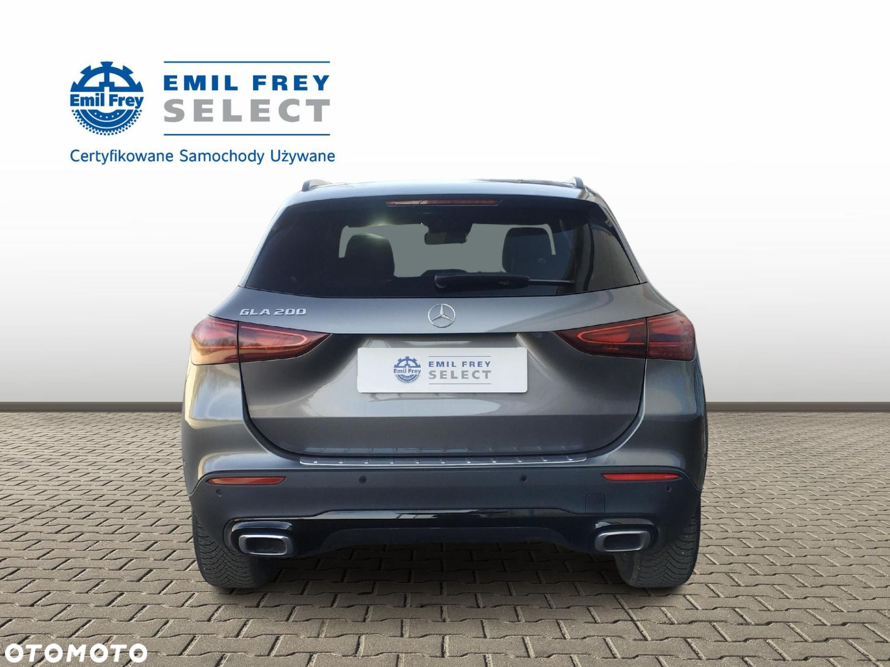 Mercedes-Benz GLA - 4