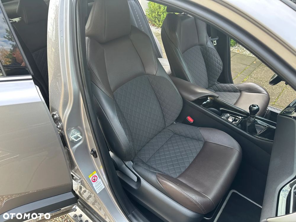 Toyota C-HR 1.2 T Prestige - 24
