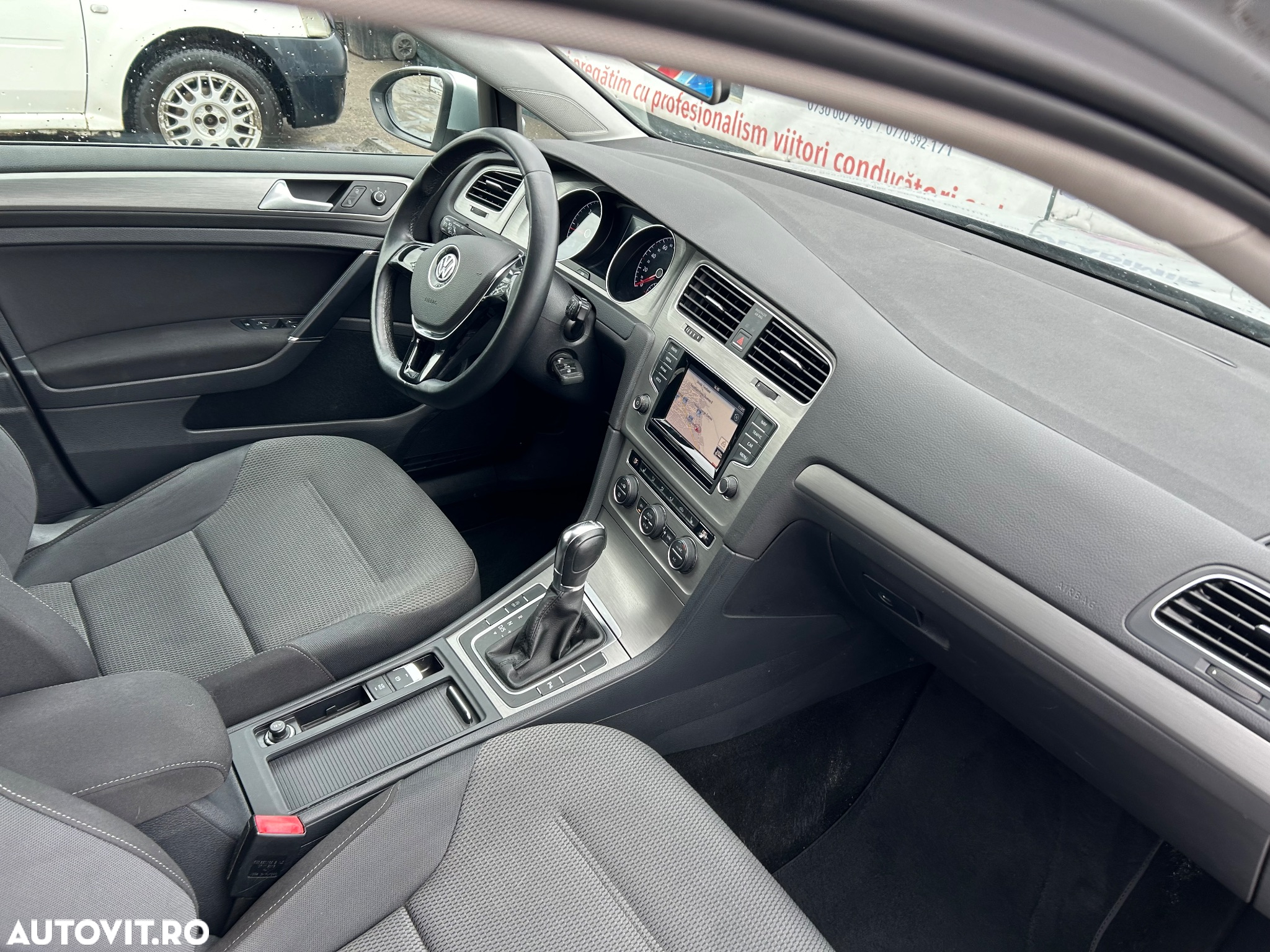 Volkswagen Golf 1.6 TDI BlueMotion Technology DSG Comfortline - 19