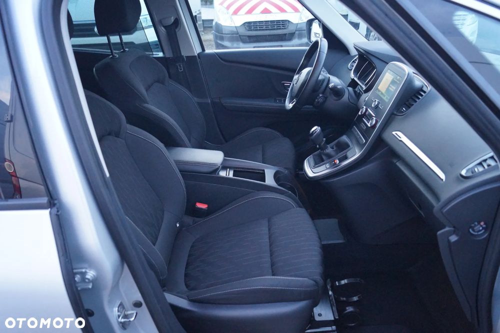 Renault Grand Scenic - 28
