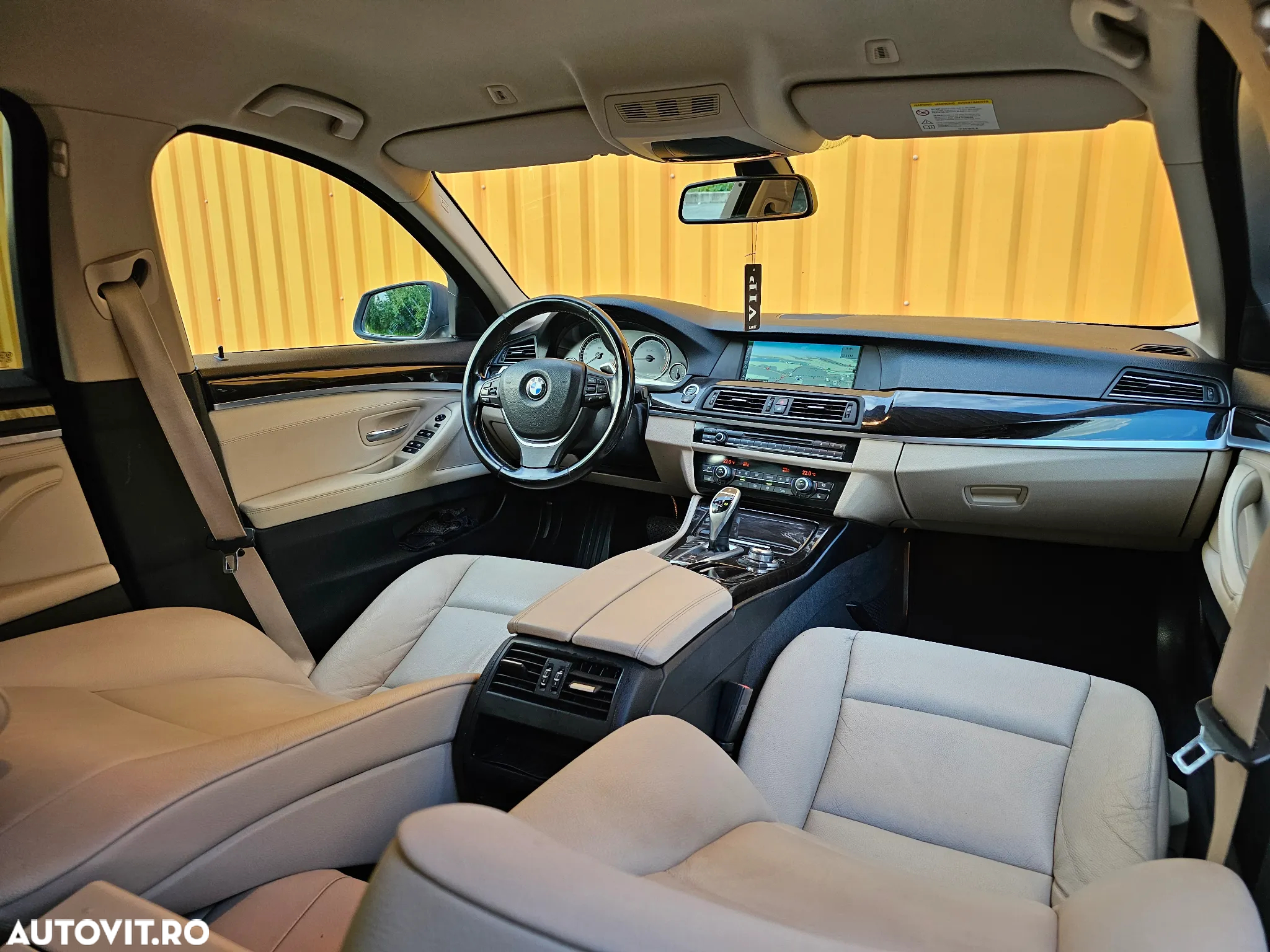 BMW Seria 5 520d - 16