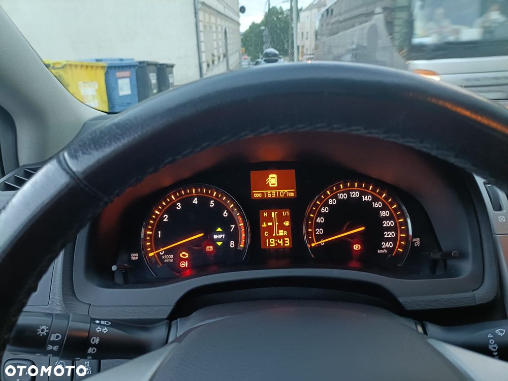 Toyota Avensis - 7