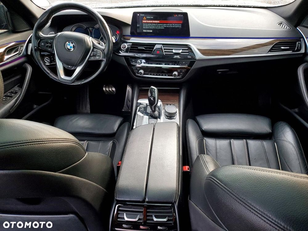 BMW Seria 5 540i xDrive Sport - 10