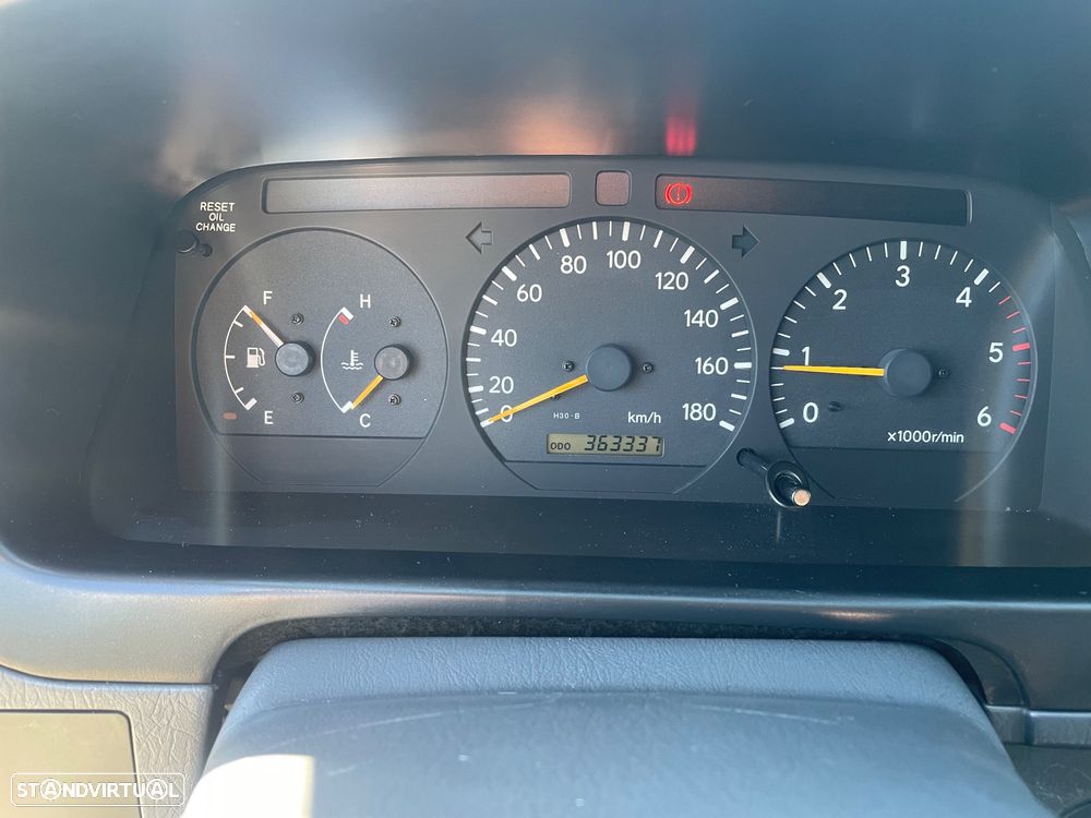 Toyota Hiace - 6