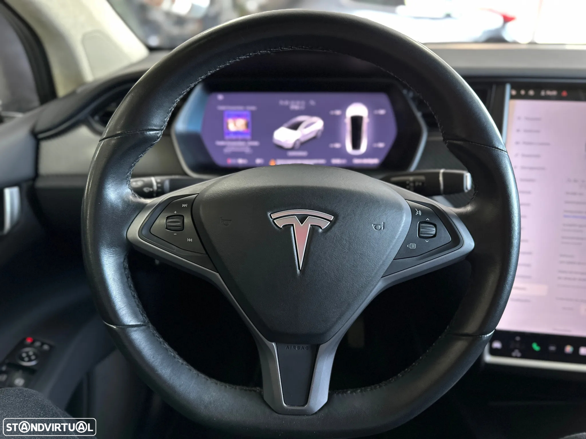 Tesla Model X - 14