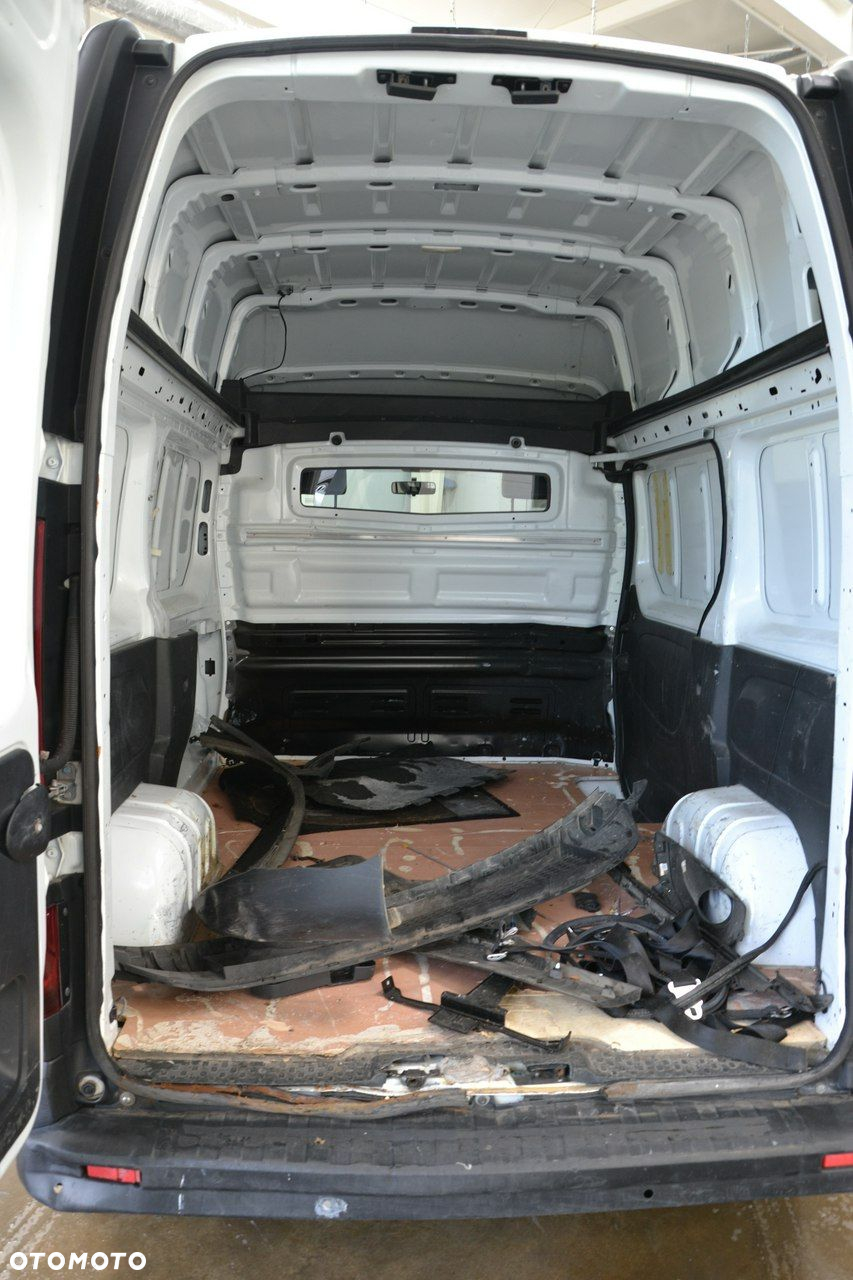 Renault Trafic - 23