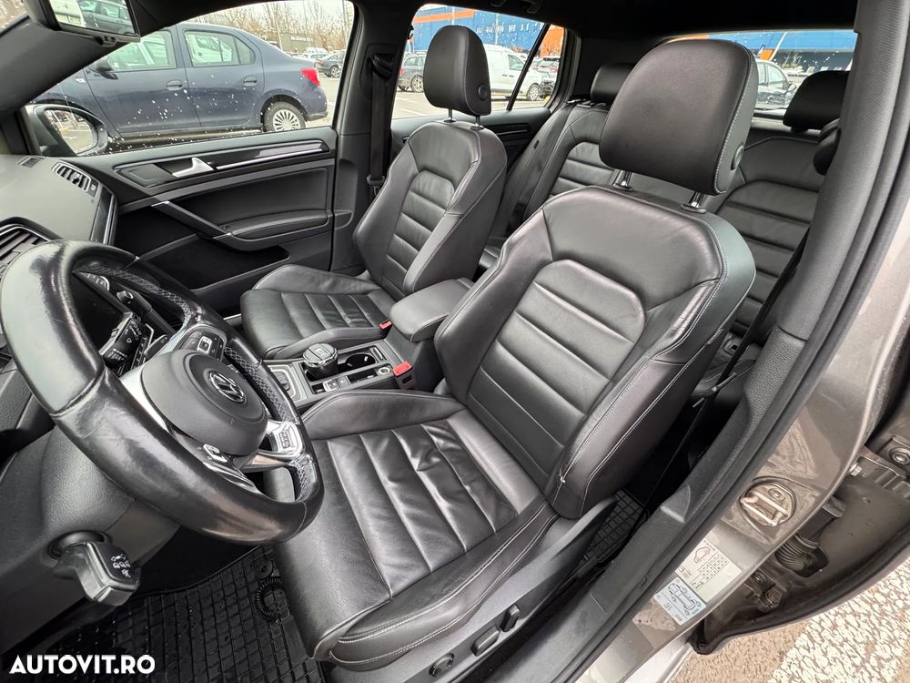 Volkswagen Golf - 27