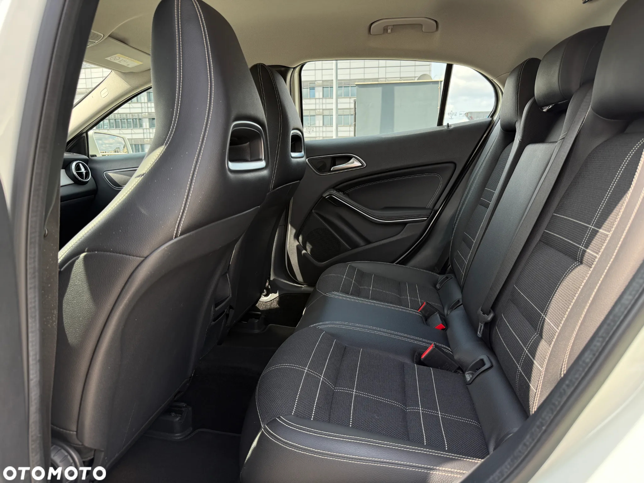 Mercedes-Benz GLA 250 4-Matic - 16
