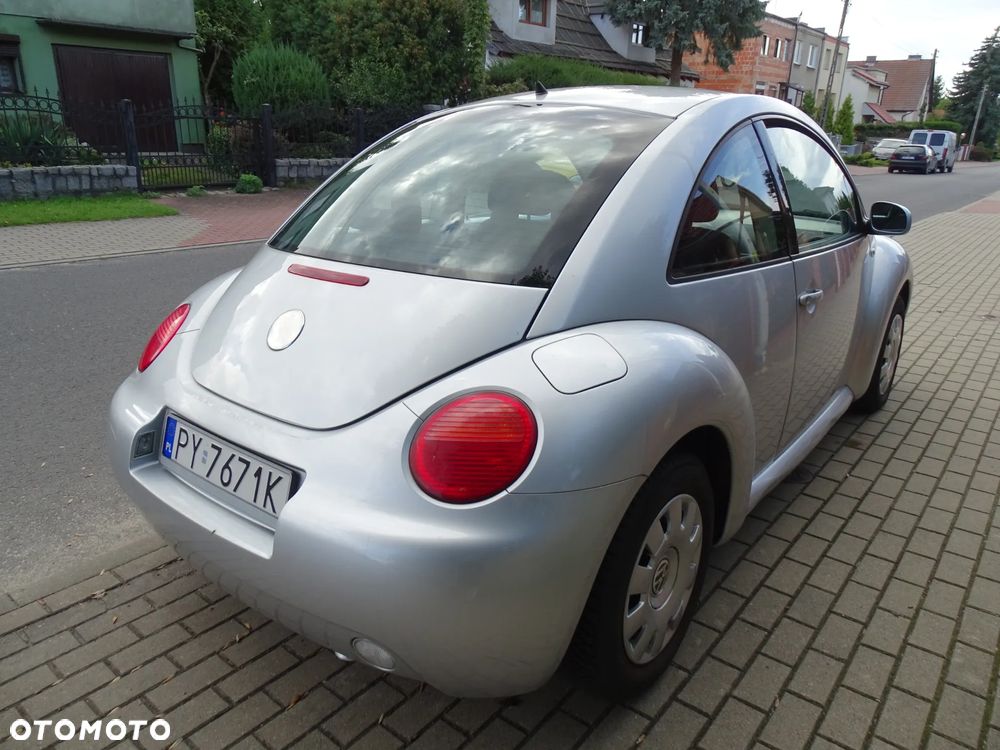 Volkswagen New Beetle 1.6 - 4