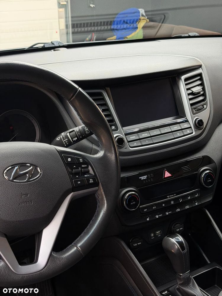 Hyundai Tucson 2.0 CRDi 4WD Automatik Style - 27