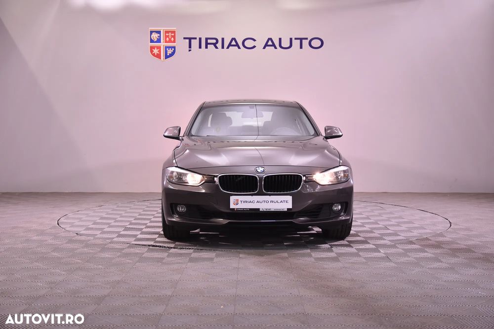 BMW Seria 3 320i Aut. - 8