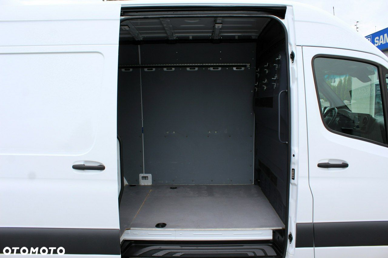 Mercedes-Benz Sprinter - 8