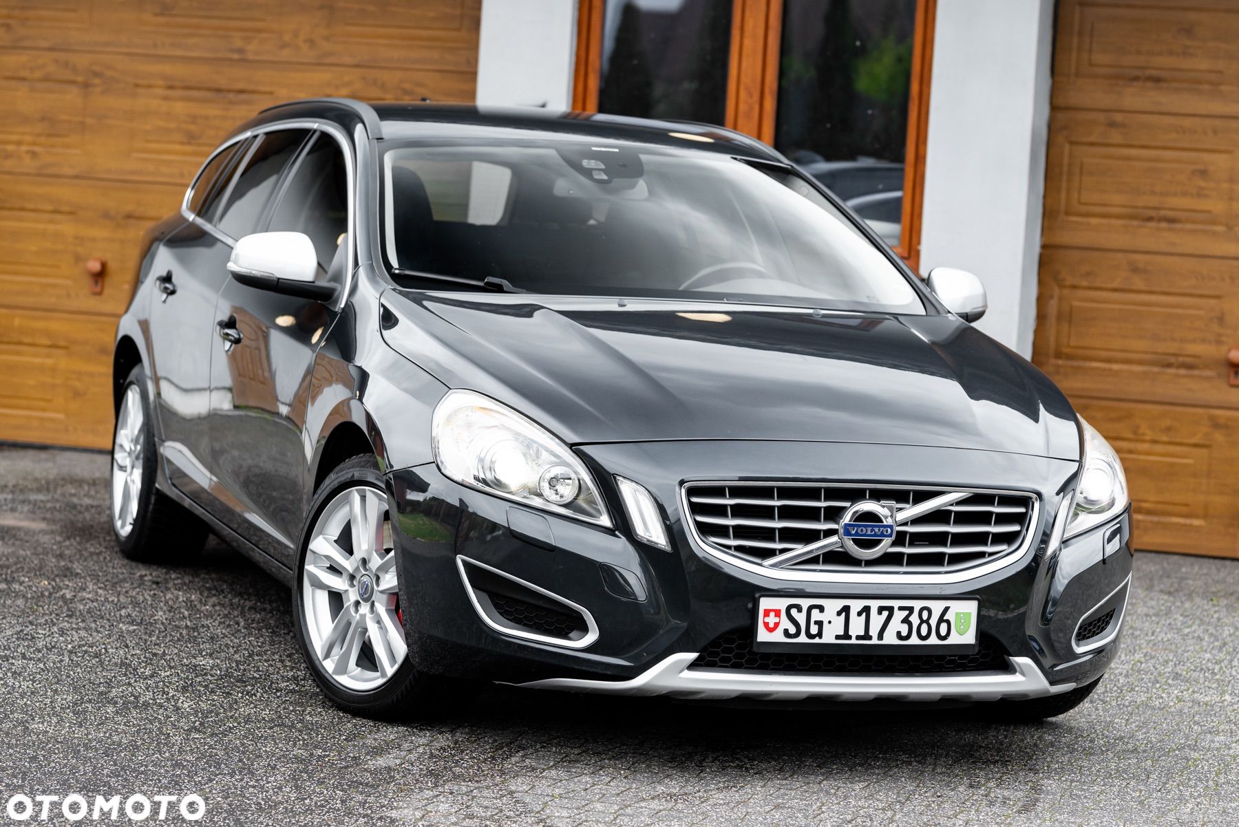 Volvo V60 D5 AWD - 1
