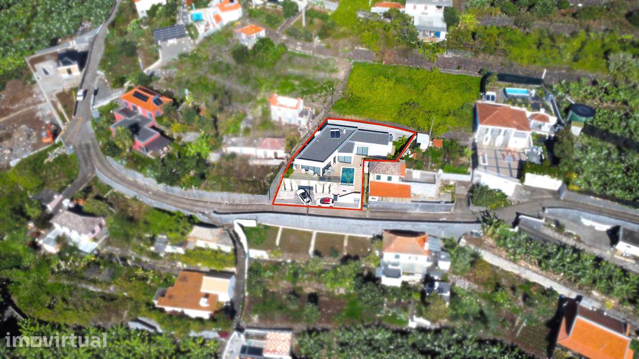 LUXURY PROPERTIE -  Moradia Contemporânea T3 – Arco da Calheta | Prime - Grande imagem: 3/42