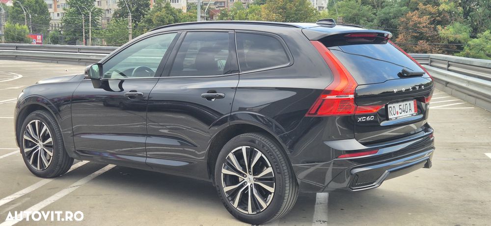 Volvo XC 60 B4 MHEV AT AWD Ultimate Dark - 17