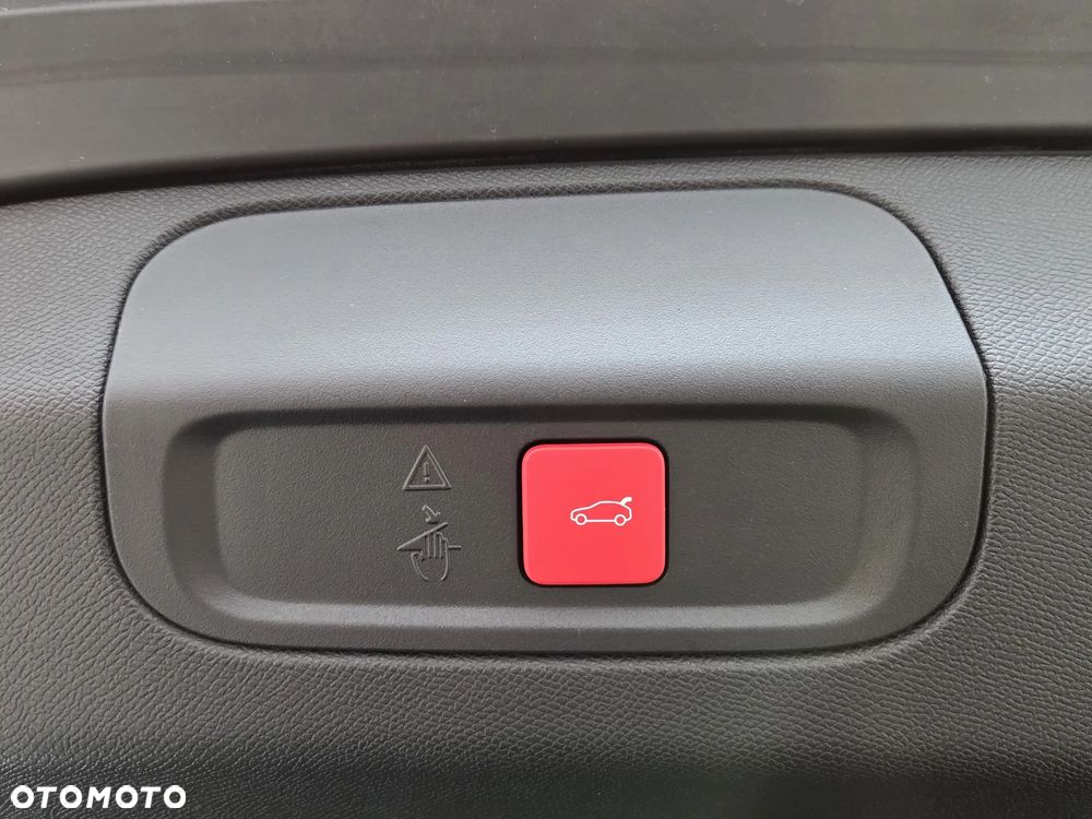 Peugeot 408 1.6 Plug-In Hybrid 180 GT EAT8 - 28