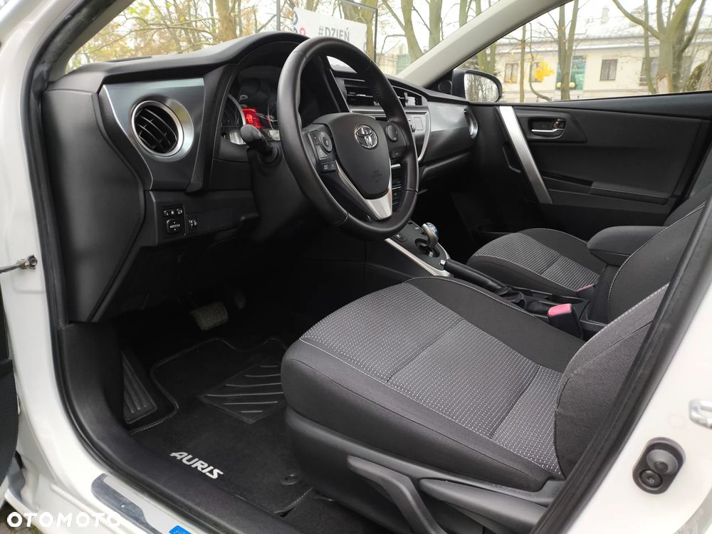 Toyota Auris - 14