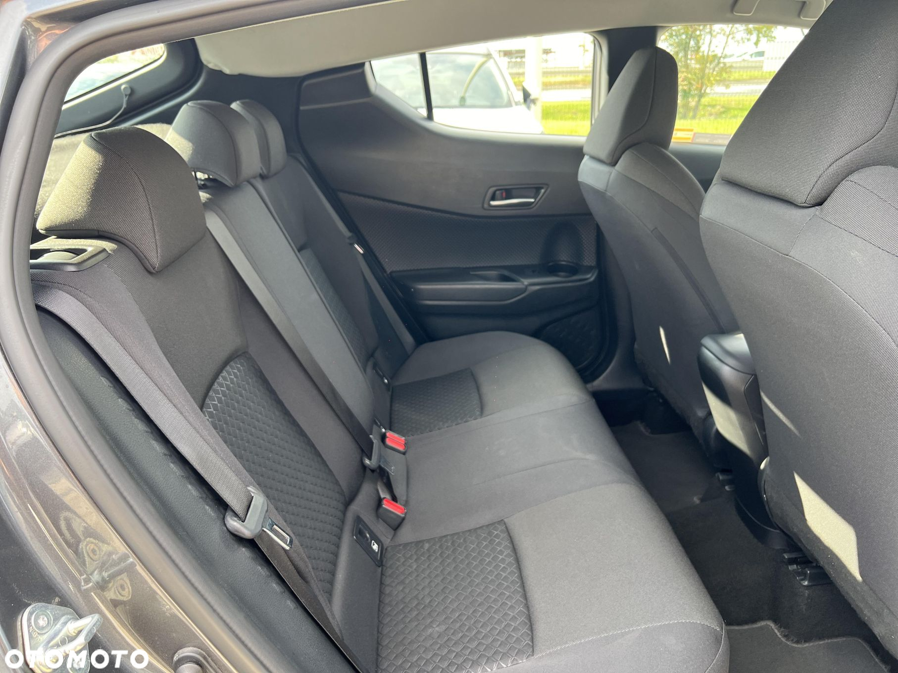 Toyota C-HR - 11