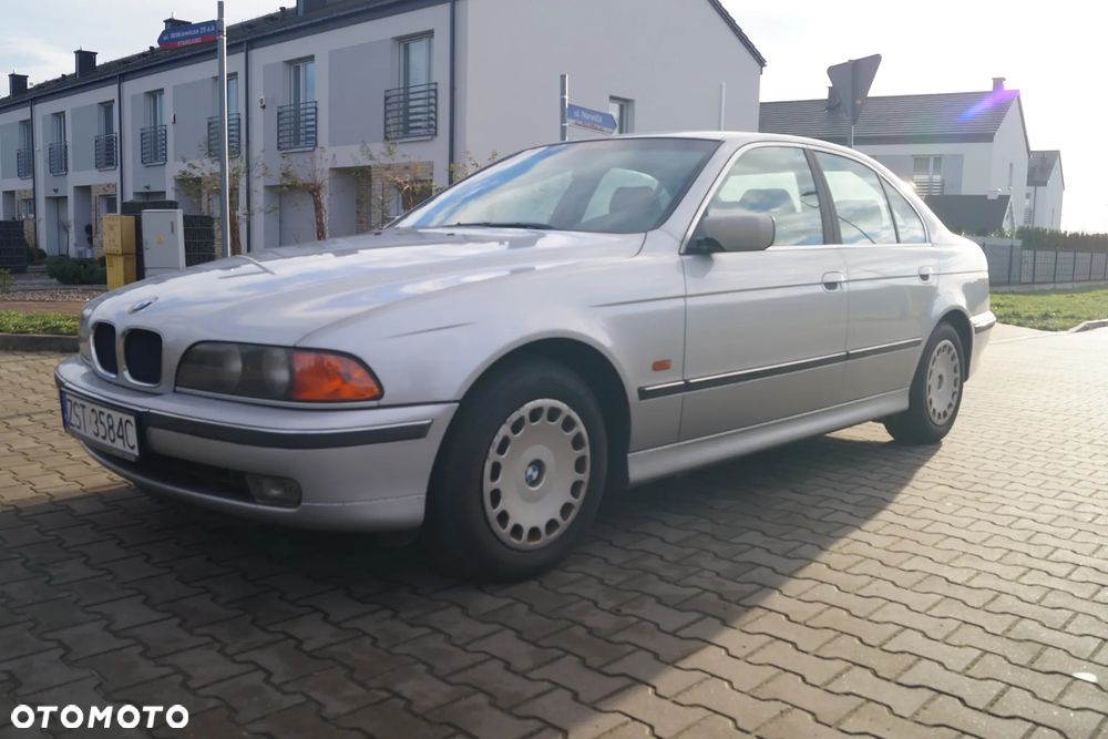 BMW Seria 5 520i - 4