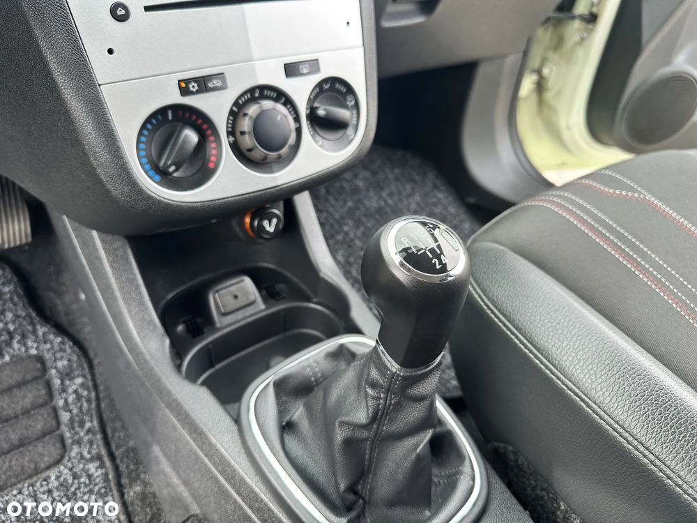 Opel Corsa 1.4 16V 150 Jahre - 18