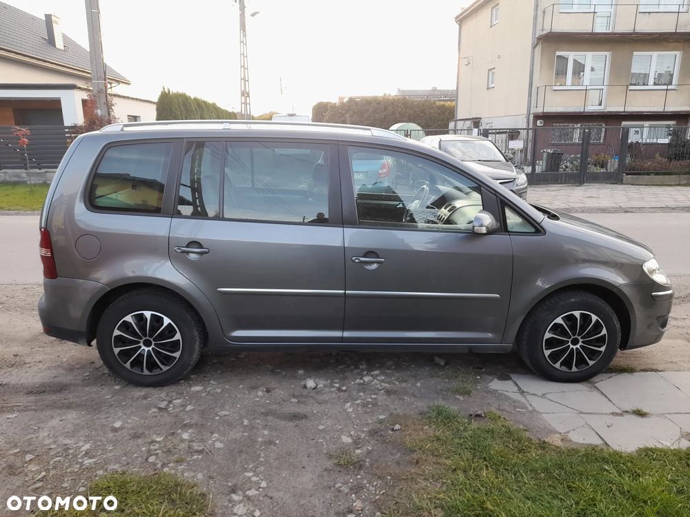 Volkswagen Touran 2.0 TDI Trendline - 4