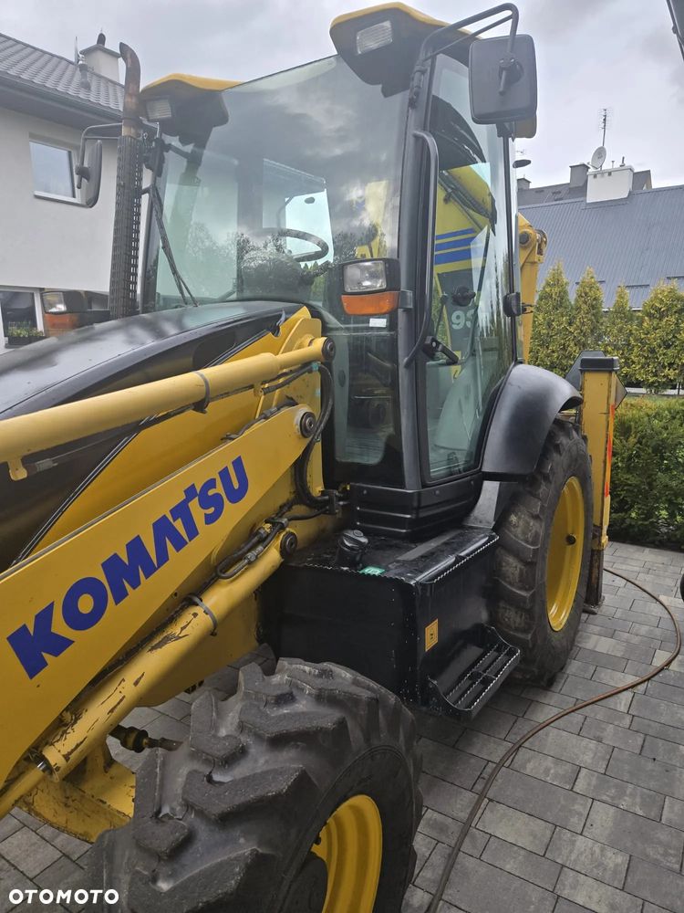 Komatsu WB93R - 1