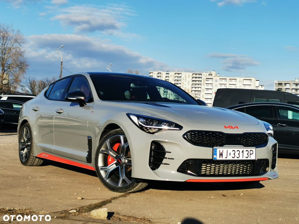 Kia Stinger - 1