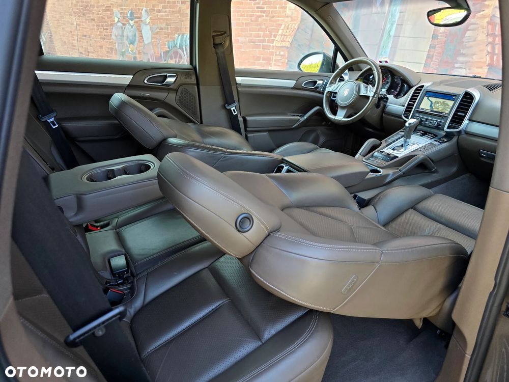 Porsche Cayenne - 8