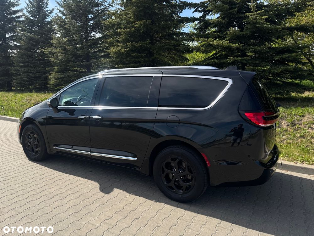 Chrysler Pacifica - 12