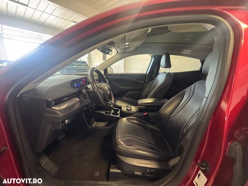 Ford Mustang Mach-E AWD PREMIUM - 9