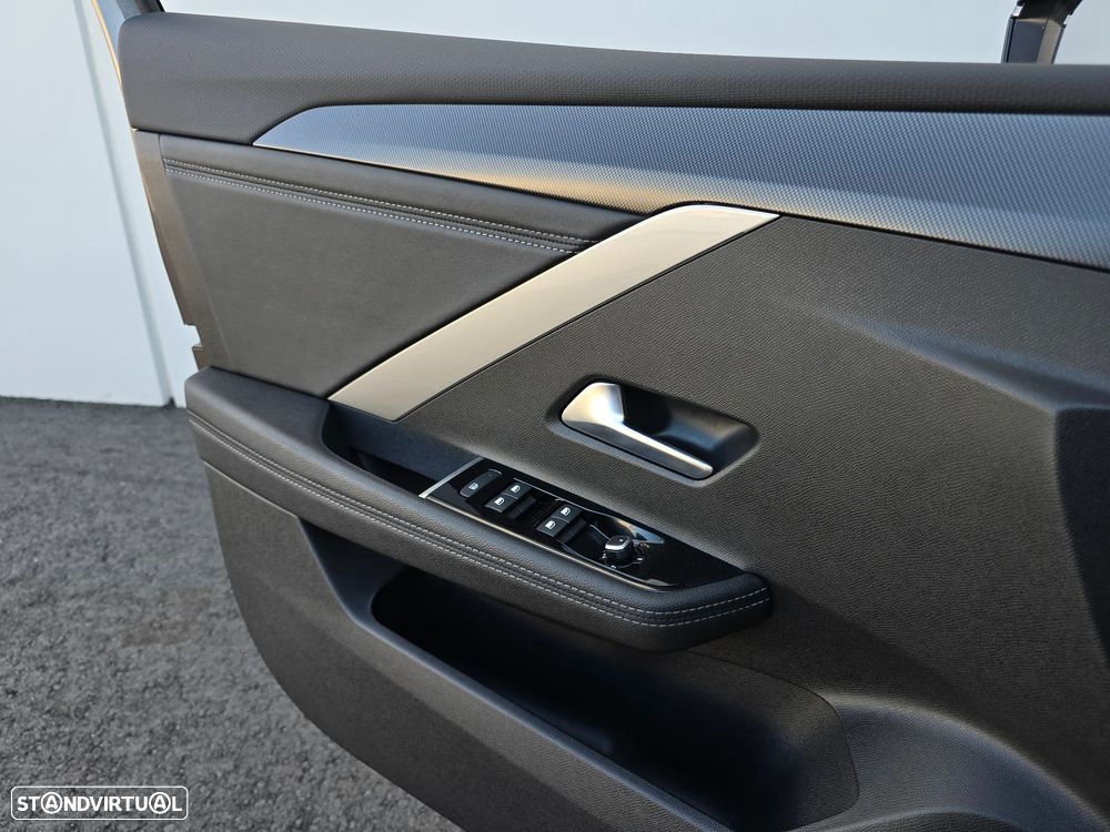 Opel Astra 1.2 T GS Line - 35