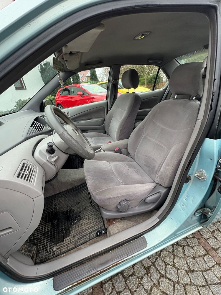 Toyota Prius 1.5 VVT-i Sol - 12