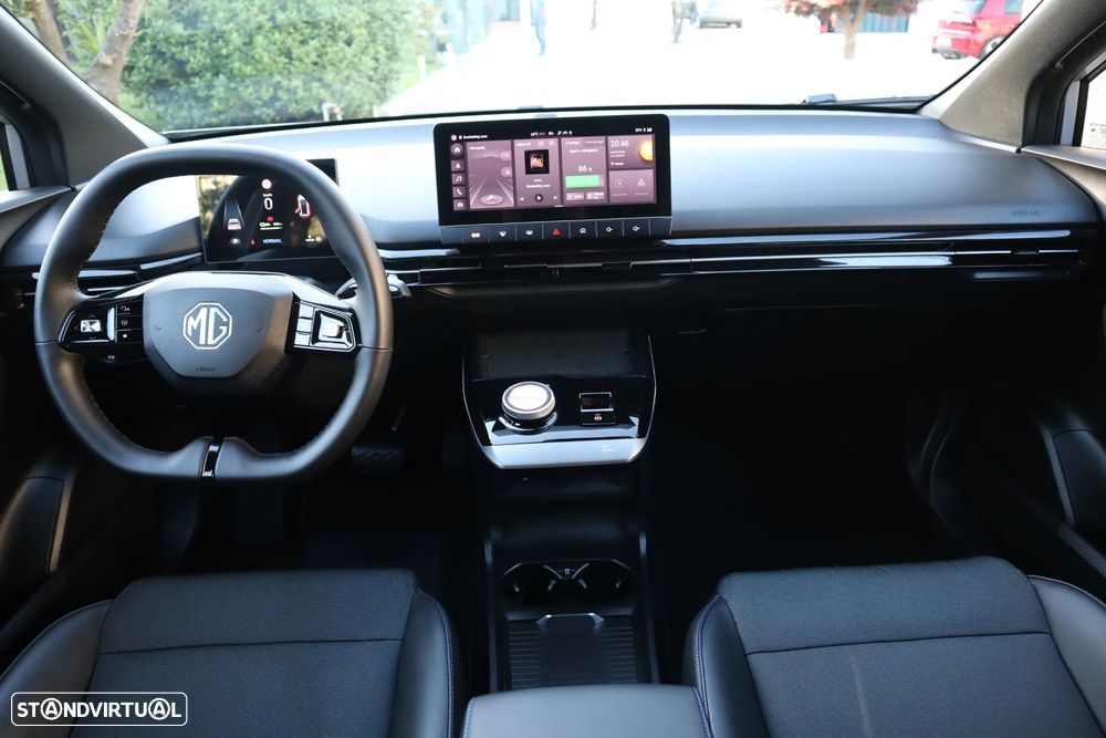 MG MG4 64 kWh Luxury - 25