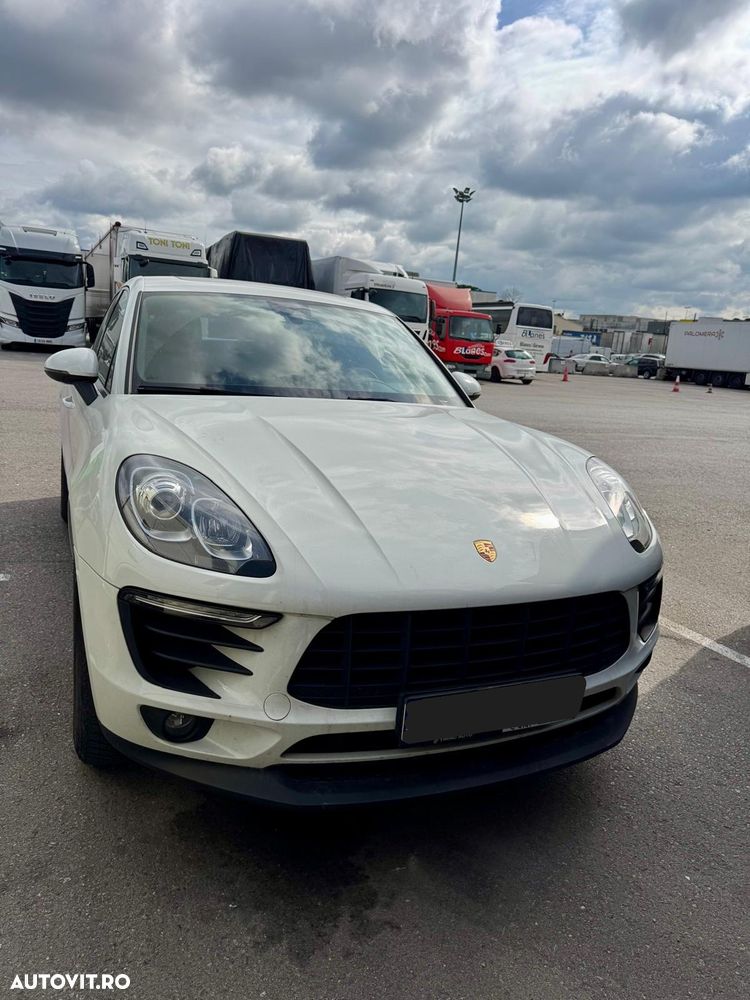 Porsche Macan - 1