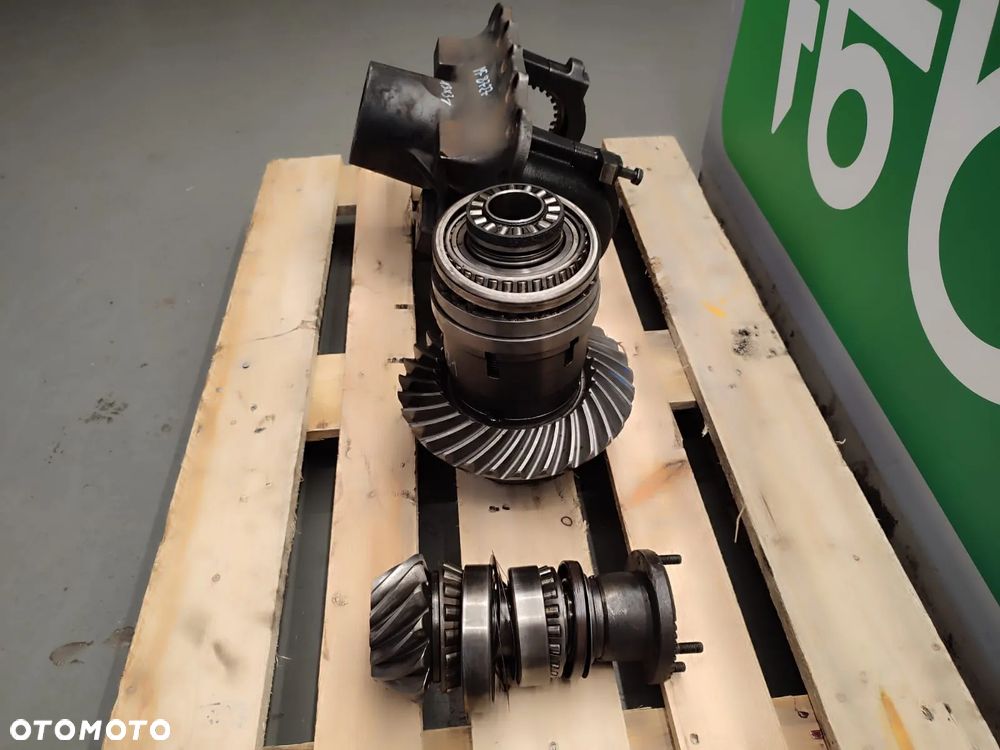 Dyferencjał Massey Ferguson 8727 4293140M94 - 4