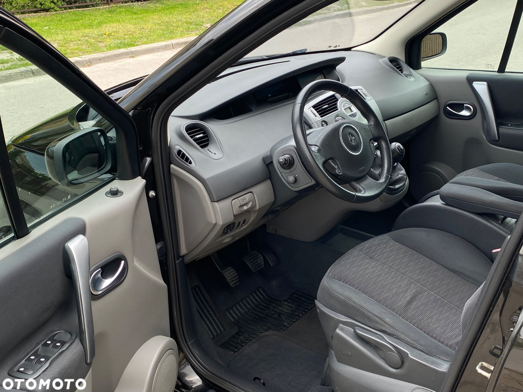 Renault Grand Scenic 2.0 16V Turbo Dynamique - 9