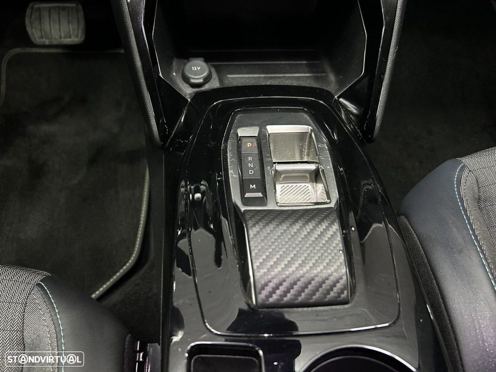 Peugeot 2008 1.2 PureTech Allure EAT8 - 13